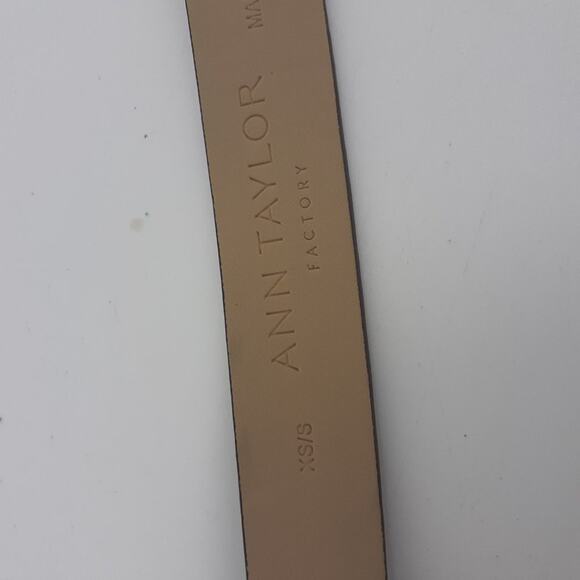 Ann Taylor Loft Burgundy Red Faux Leather Imitation Gold Tone Buckle Size Small - Picture 3 of 12